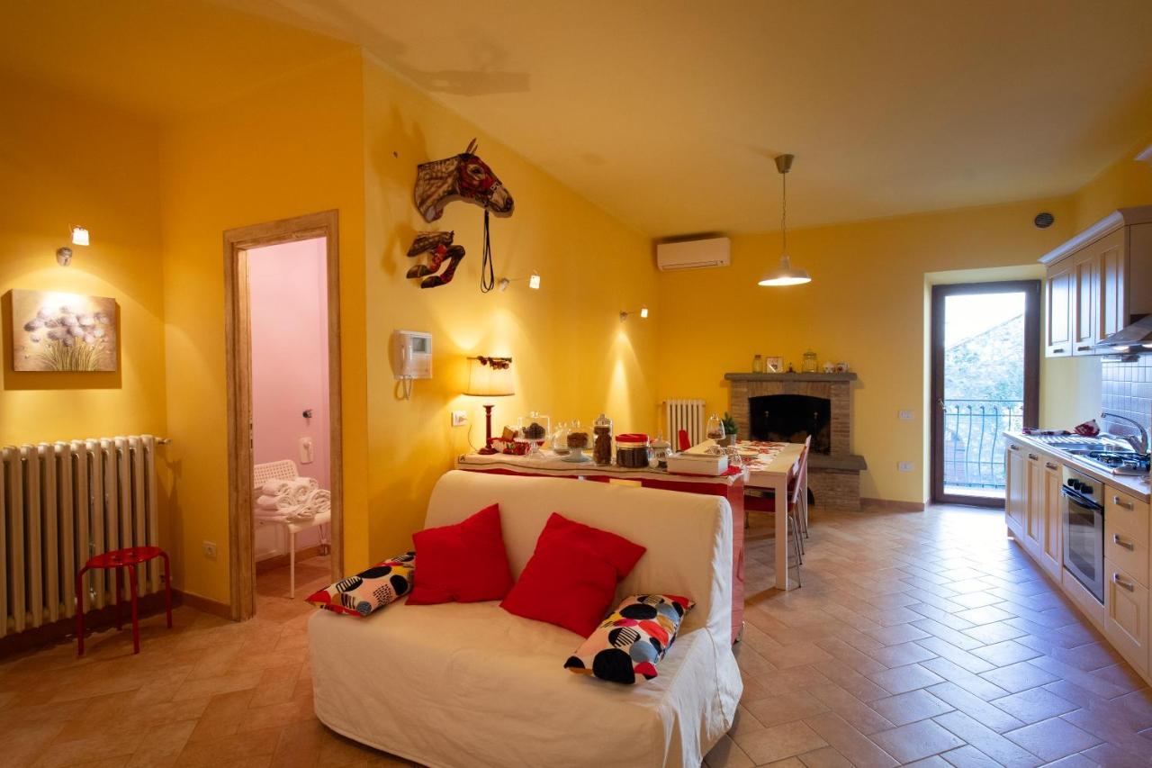 La Casa Di Gioia Bed and Breakfast Castiglione In Teverina Eksteriør billede
